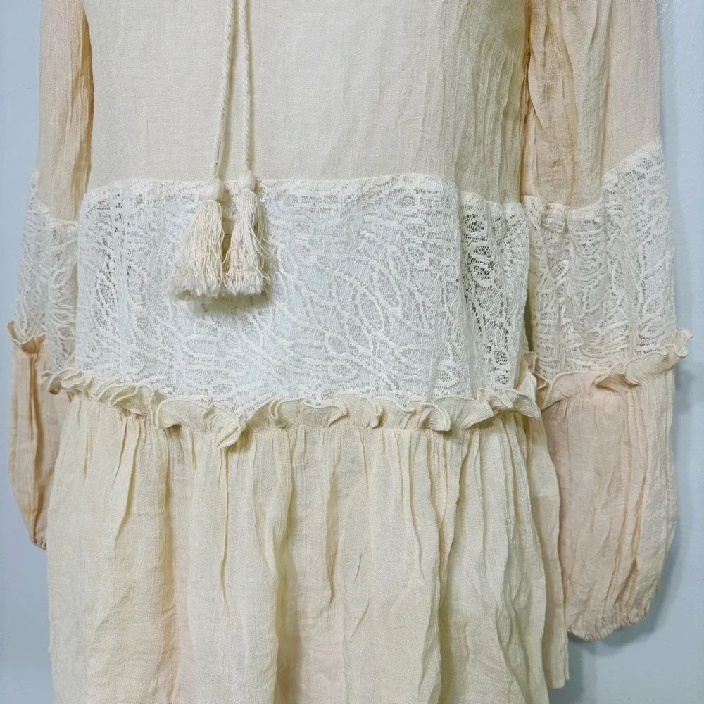 A’ Reve Coquette Cream Lace Blouse Size M